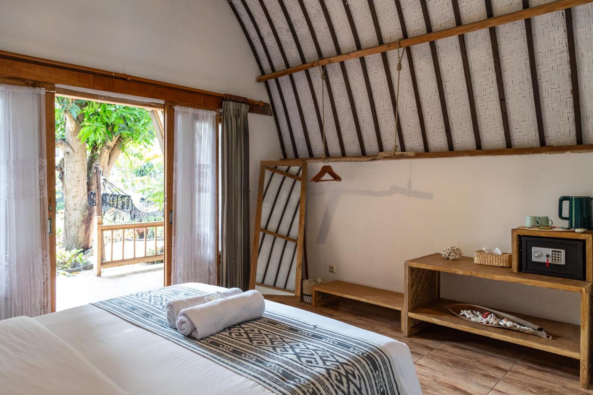 Villa Bagus - Adults Only Hideaway غيلي آير المظهر الخارجي الصورة